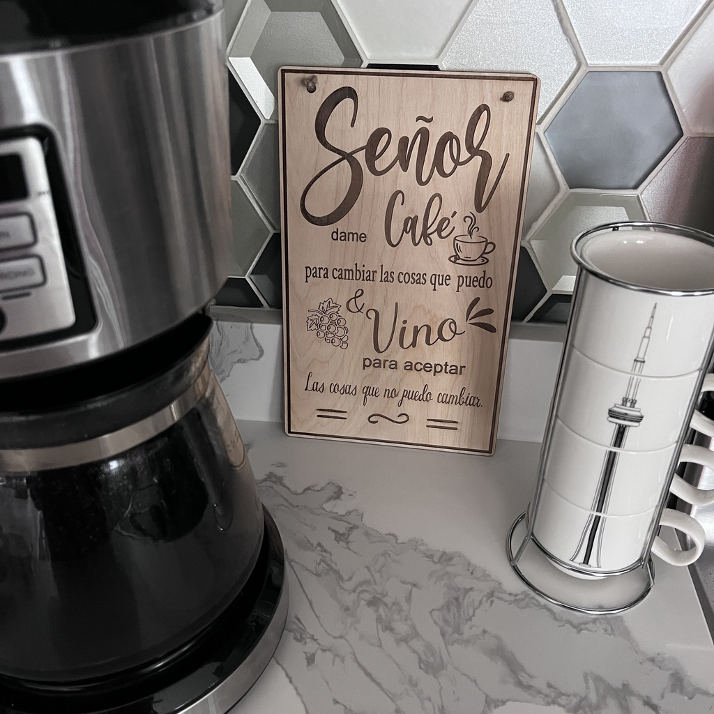 Spanish – Coffee and Wine Lovers Sign | Funny Quotes sign | Mom Funny Quotes | Home Decor | Wood Engraved Sign